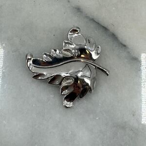 Vintage silver leaf brooch